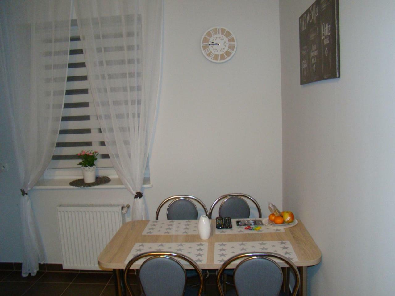 Apartamenty Orle 옐레니아구라 외부 사진
