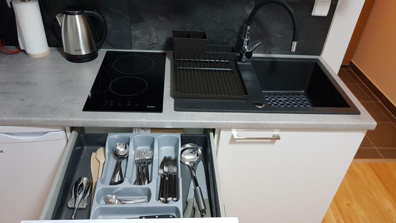 Apartamenty Orle 옐레니아구라 외부 사진