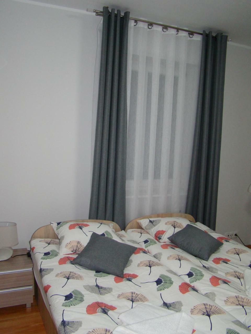 Apartamenty Orle 옐레니아구라 외부 사진