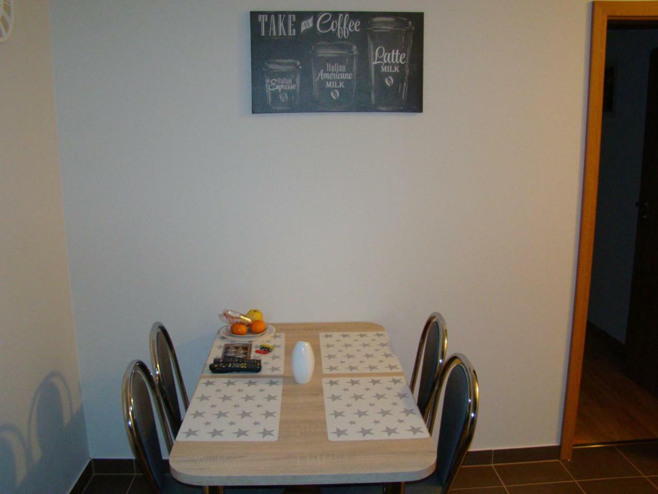 Apartamenty Orle 옐레니아구라 외부 사진
