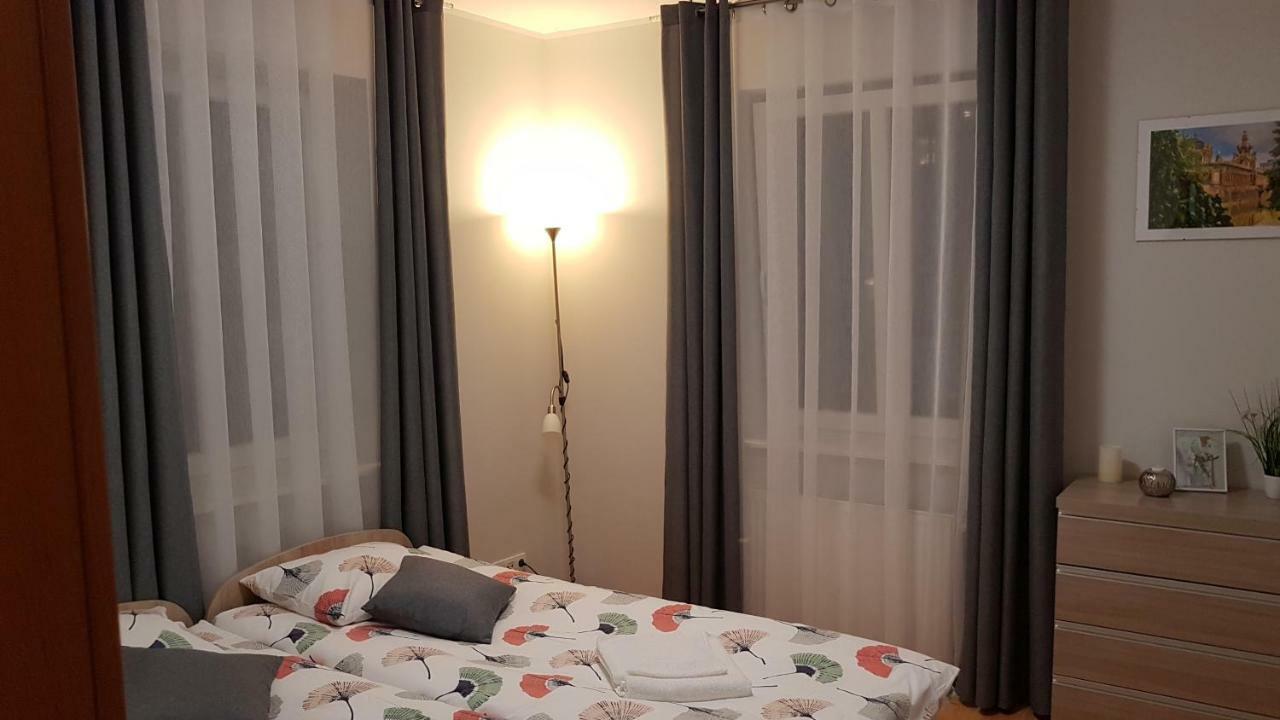 Apartamenty Orle 옐레니아구라 외부 사진