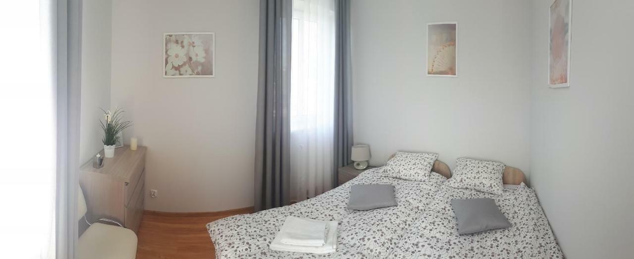 Apartamenty Orle 옐레니아구라 외부 사진